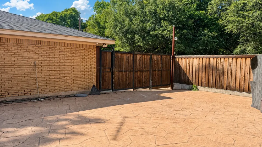 1917 Shady Glen Lane Dallas, TX 75232