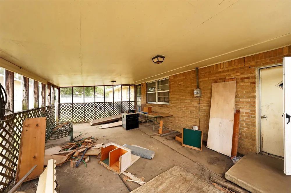 202 Bradley Place Bartlesville, OK 74006