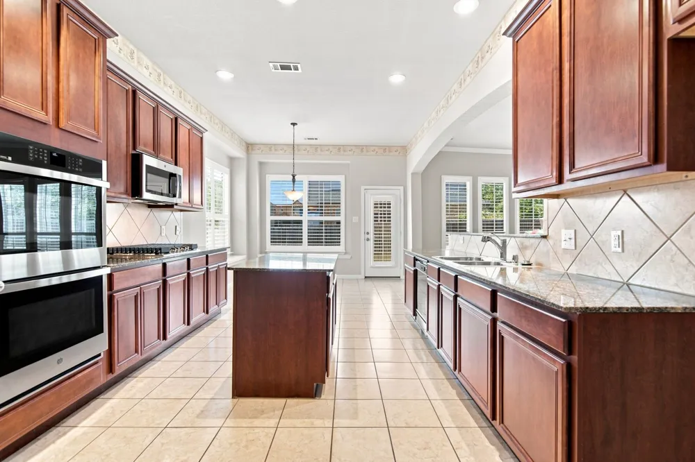 1406 Lennox Way Mansfield, TX 76063