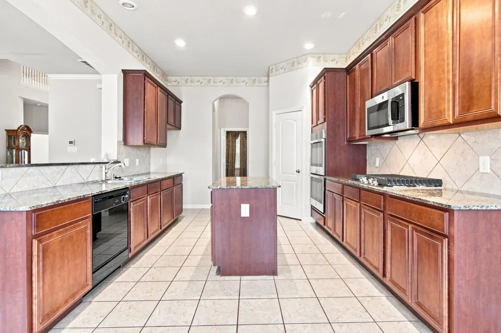 1406 Lennox Way Mansfield, TX 76063