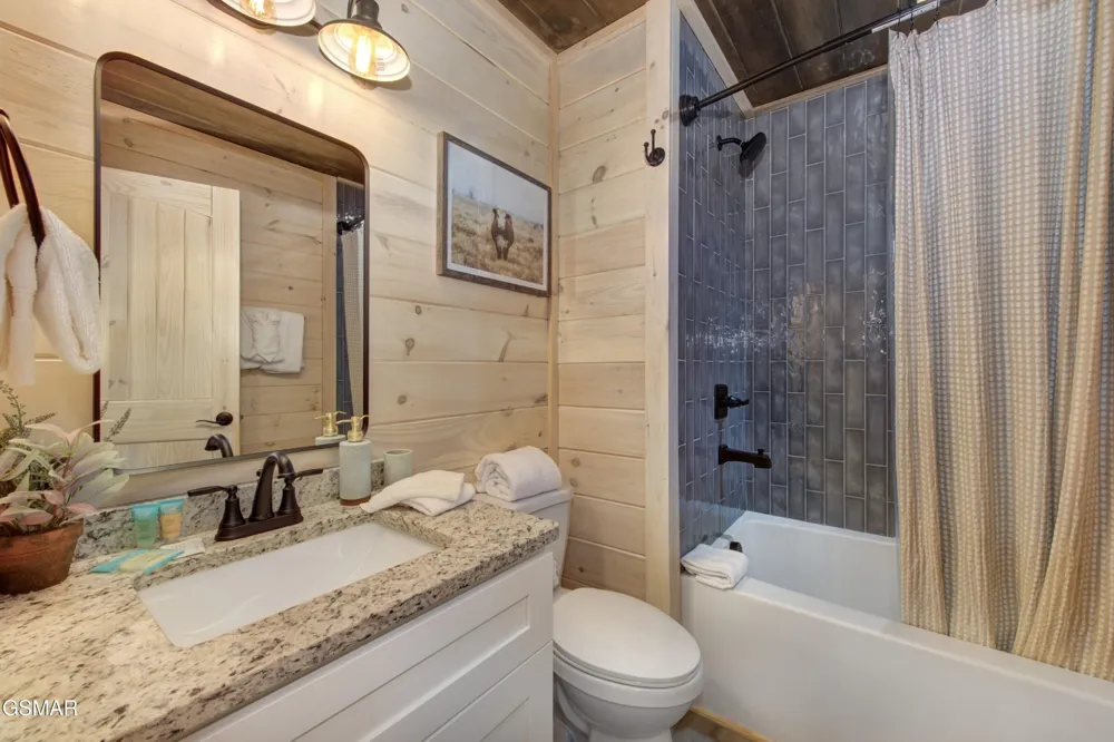 1717 Summit View Way Pigeon Forge, TN 37862