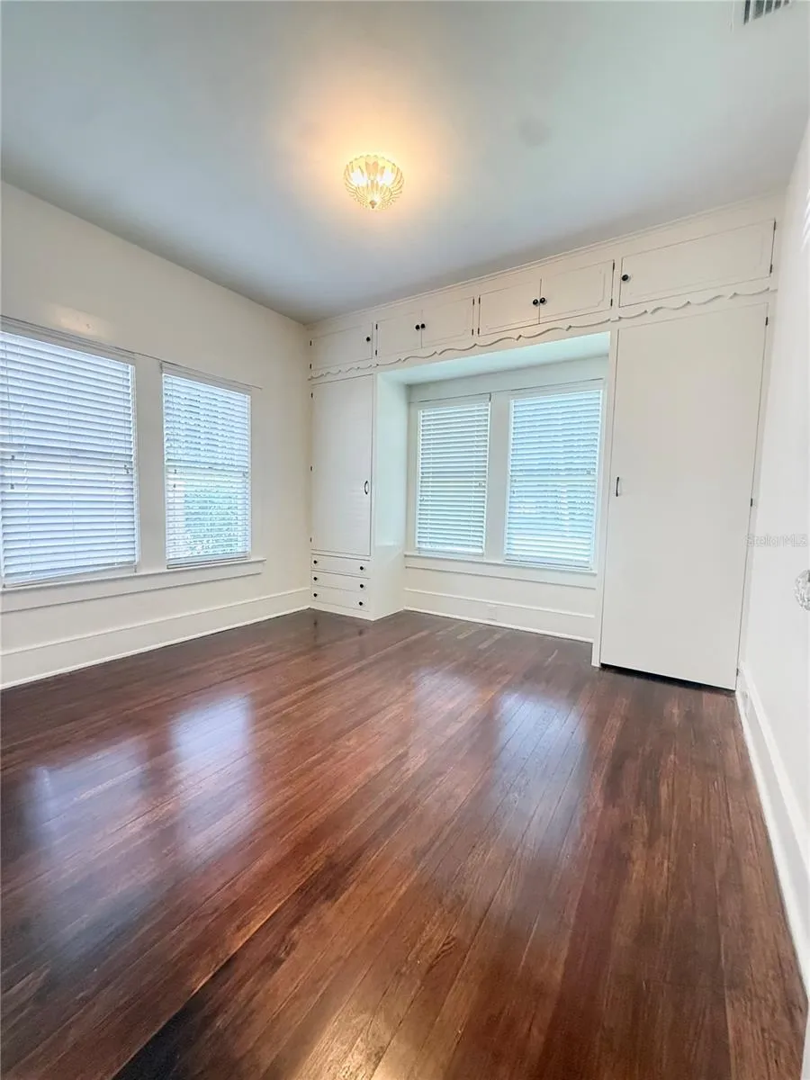 1903 CURRY FORD ROAD Orlando, FL 32806
