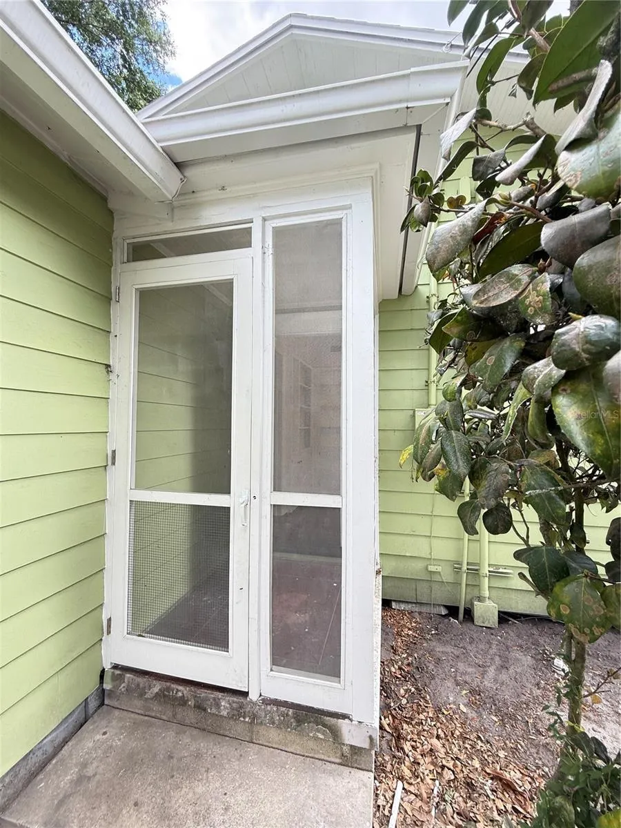 1903 CURRY FORD ROAD Orlando, FL 32806
