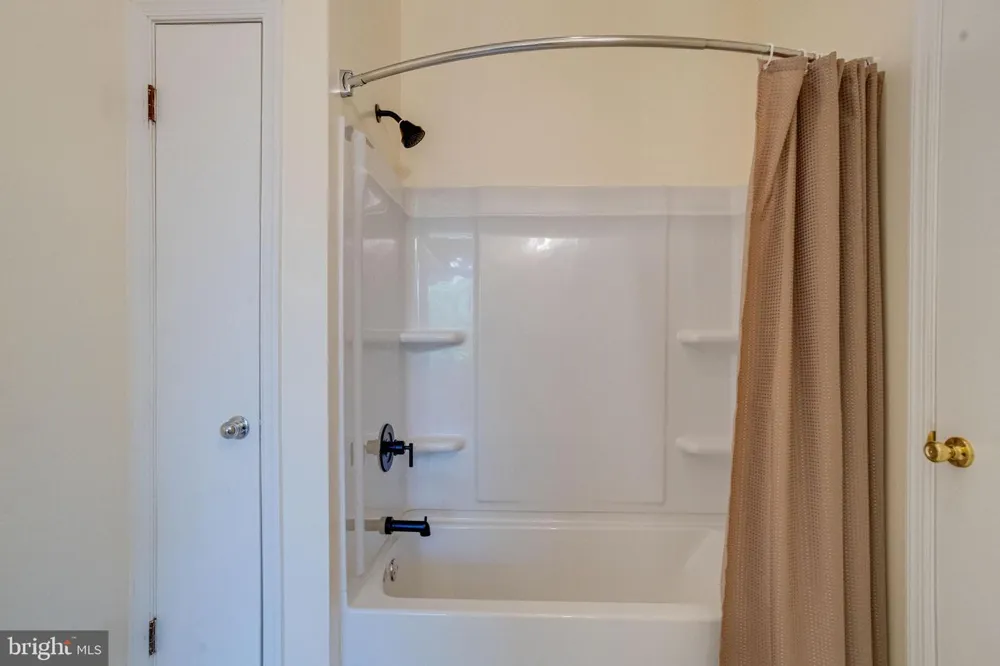 7205 BOGLEY ROAD #202 Baltimore, MD 21244