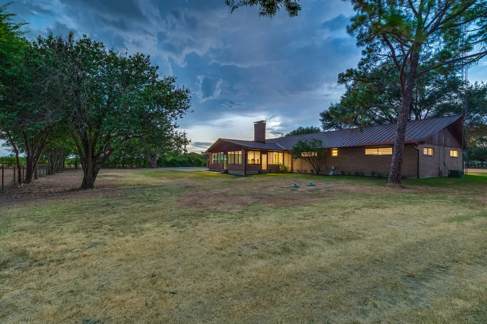 4104 VZ County Rd 3501 Wills Point, TX 75169