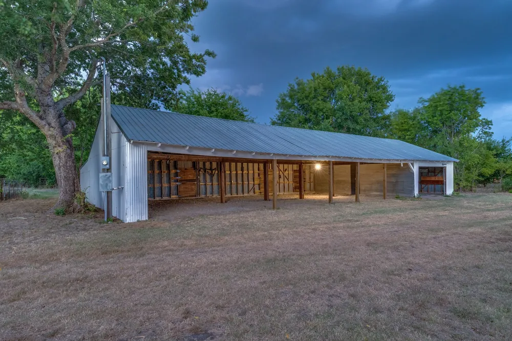 4104 VZ County Rd 3501 Wills Point, TX 75169