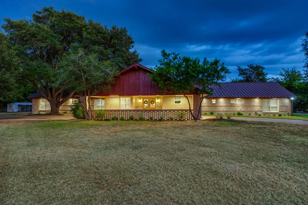 4104 VZ County Rd 3501 Wills Point, TX 75169
