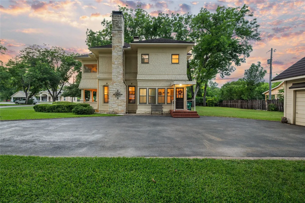 415 Avenue I Clifton, TX 76634