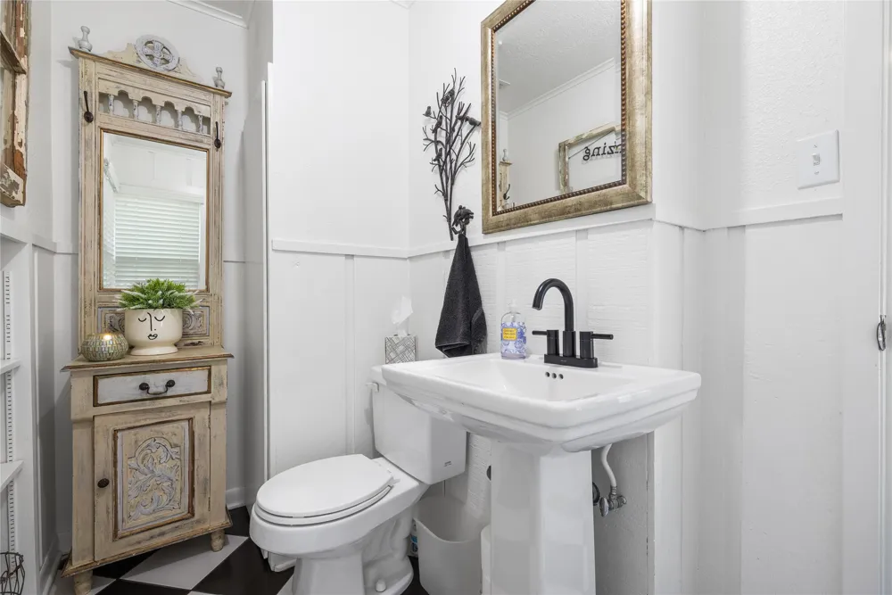 415 Avenue I Clifton, TX 76634