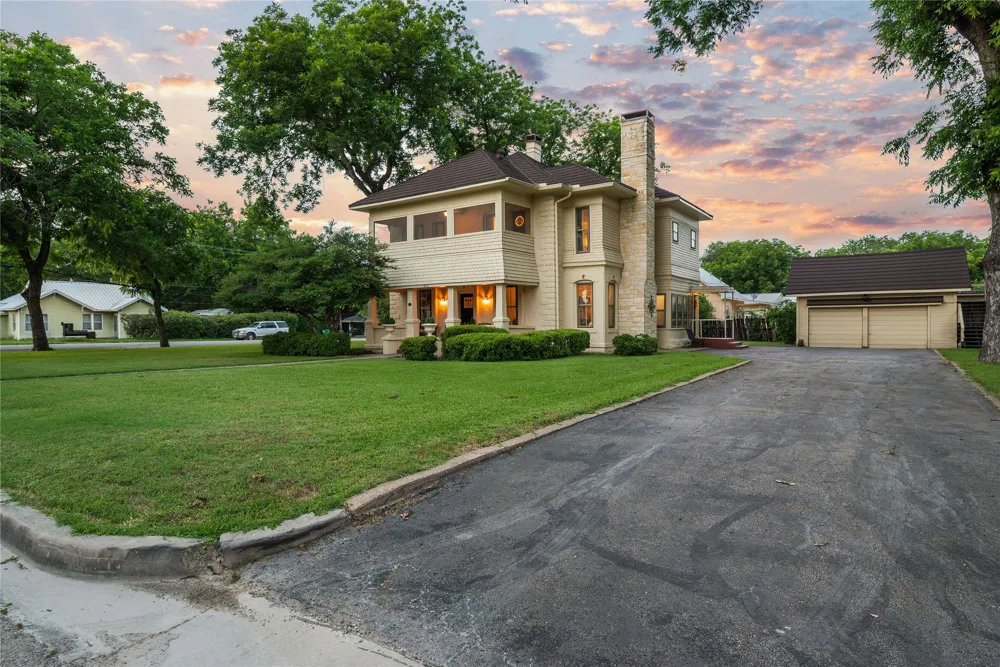 415 Avenue I Clifton, TX 76634