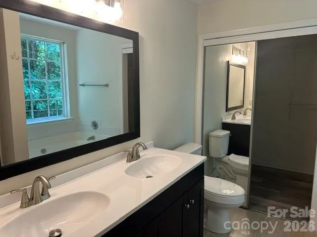 9022 Brad Court Matthews, NC 28104