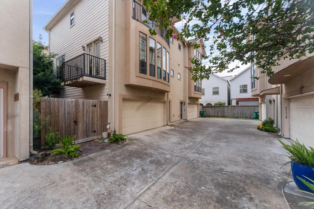 5327 Nolda Street #B Houston, TX 77007