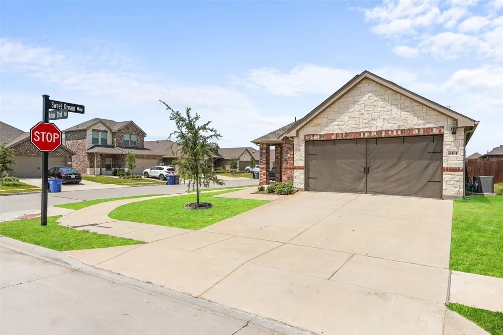 601 Nature Stroll Road Lavon, TX 75166