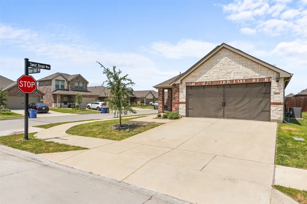 601 Nature Stroll Road Lavon, TX 75166