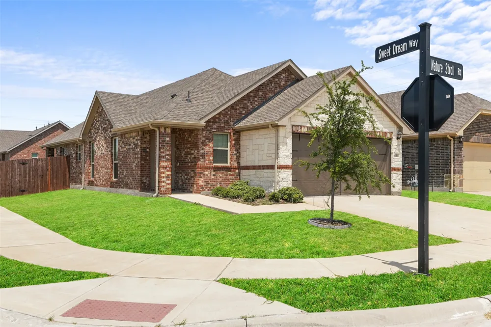 601 Nature Stroll Road Lavon, TX 75166