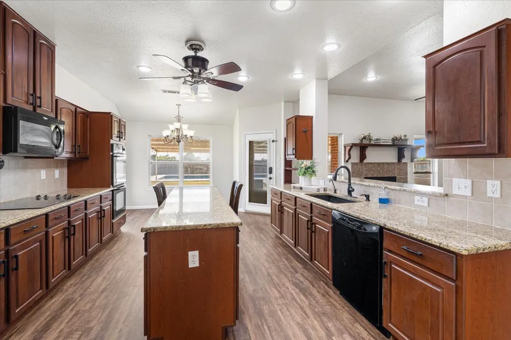 3411 Fm 636 Kerens, TX 75144