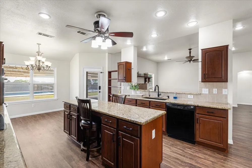 3411 Fm 636 Kerens, TX 75144