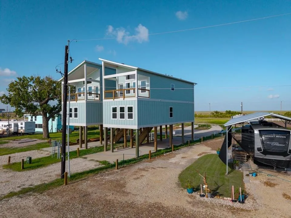 438 Private Road 670 Matagorda, TX 77457