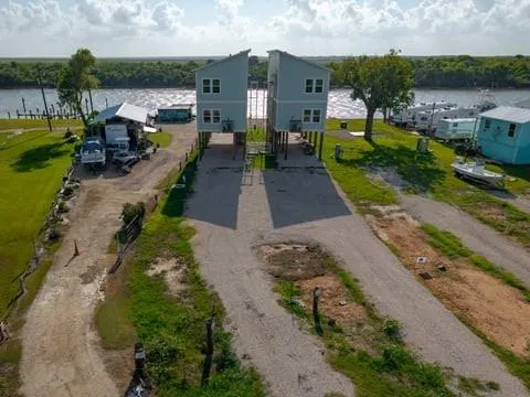 438 Private Road 670 Matagorda, TX 77457