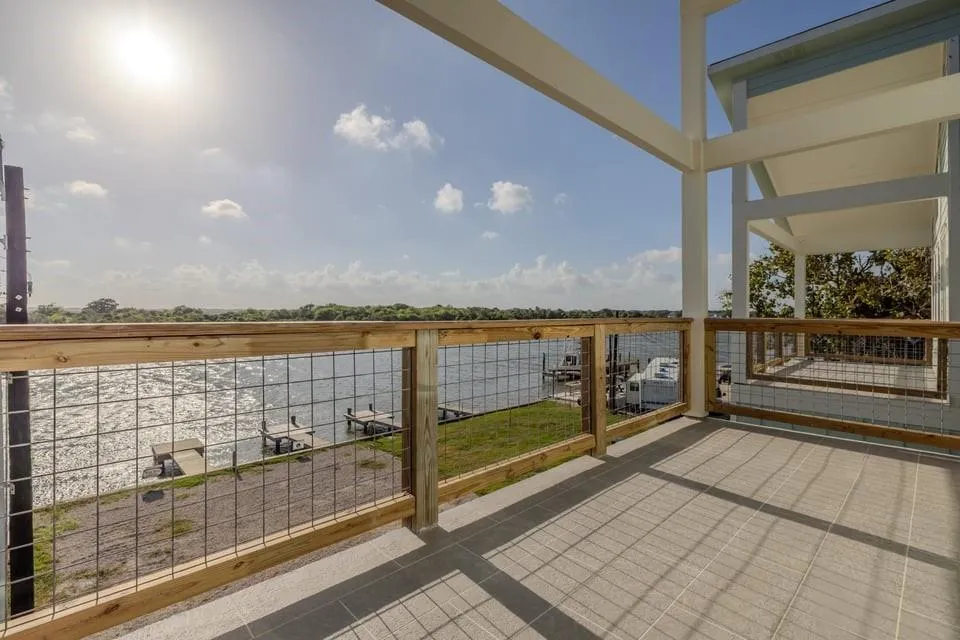 438 Private Road 670 Matagorda, TX 77457