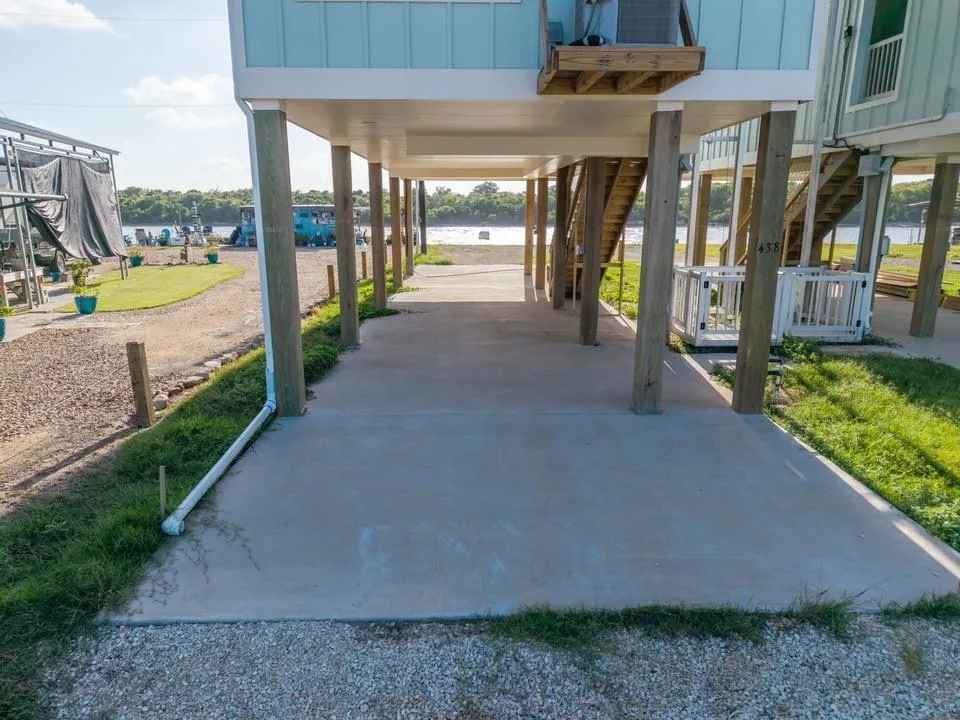 438 Private Road 670 Matagorda, TX 77457