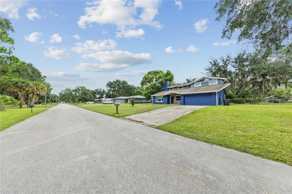 4734 MONTEREY DRIVE Winter Haven, FL 33880