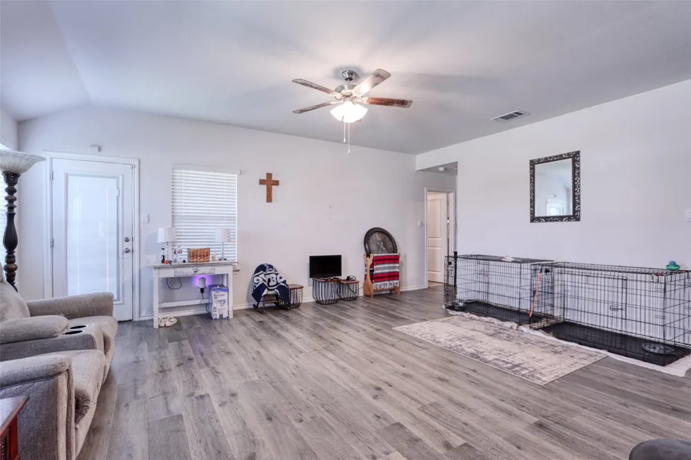 224 Crookedfield Drive Nevada, TX 75173
