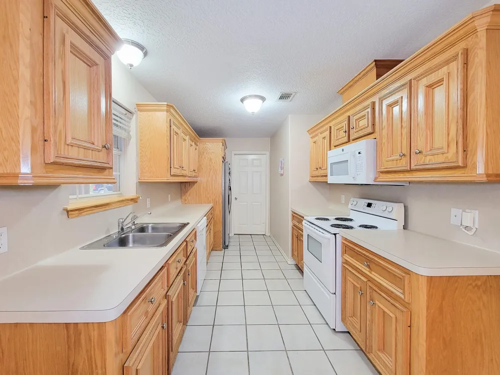 1000 Shell Avenue Cleveland, TX 77327