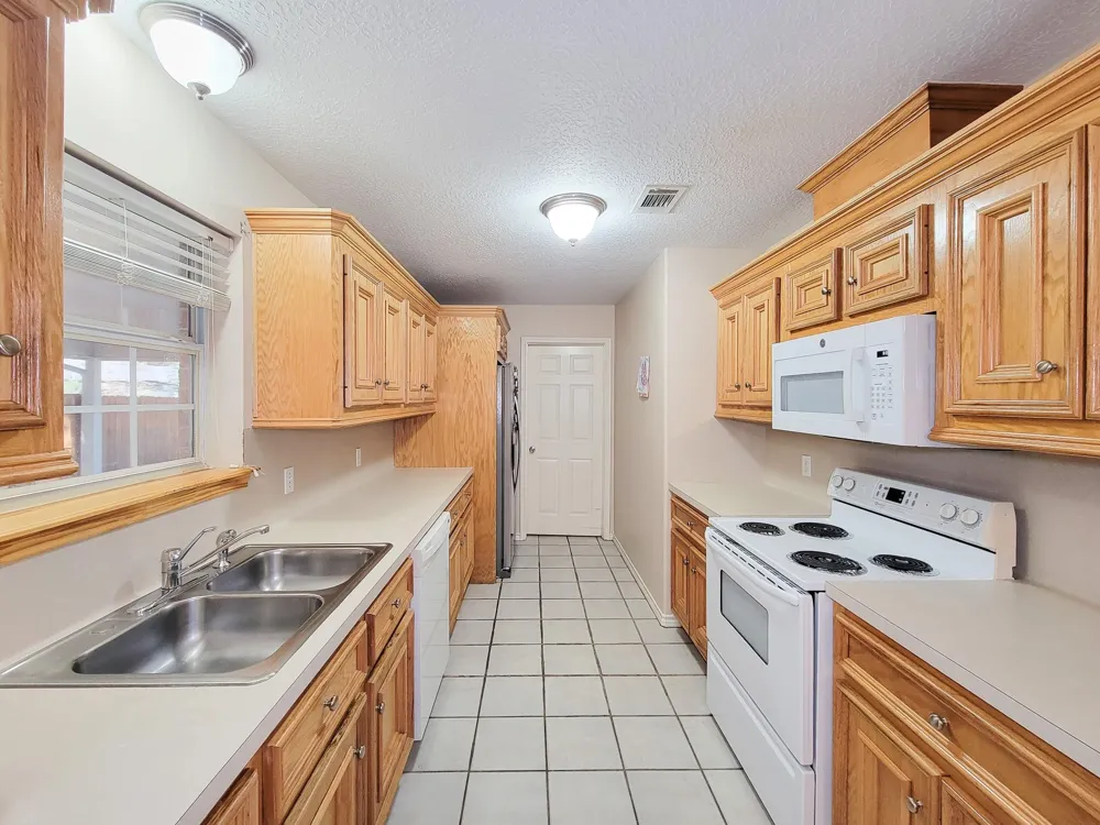 1000 Shell Avenue Cleveland, TX 77327