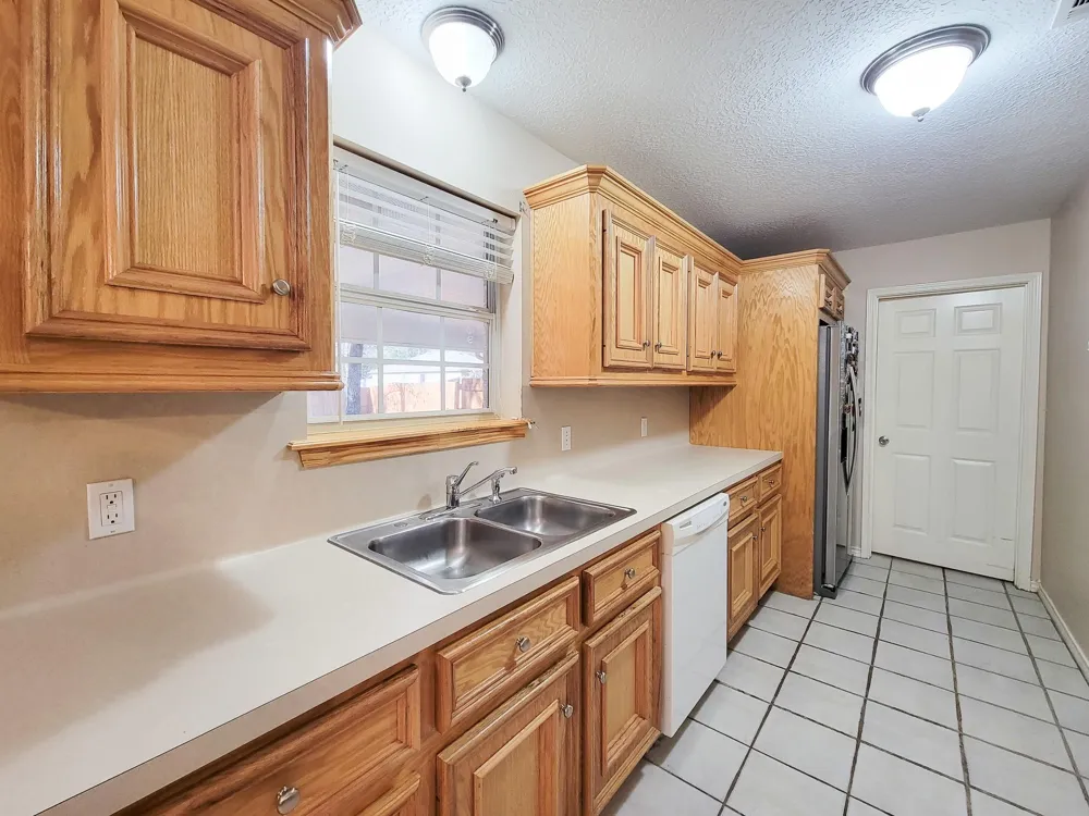 1000 Shell Avenue Cleveland, TX 77327