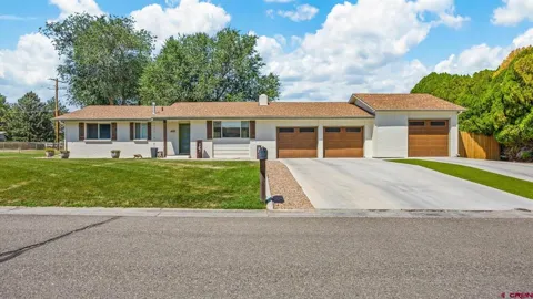 633 Panorama Drive