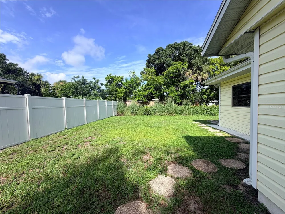 2336 JAVA PLUM AVENUE Sarasota, FL 34232
