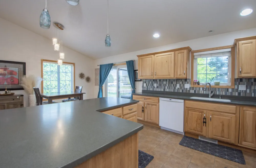 3221 11th Avenue S Moorhead, MN 56560