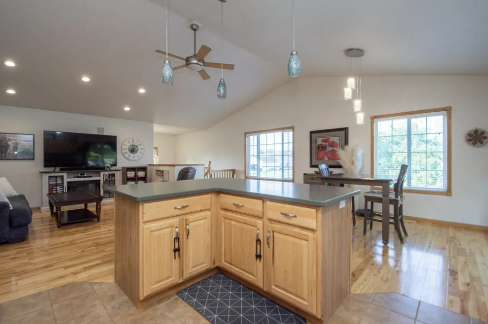 3221 11th Avenue S Moorhead, MN 56560