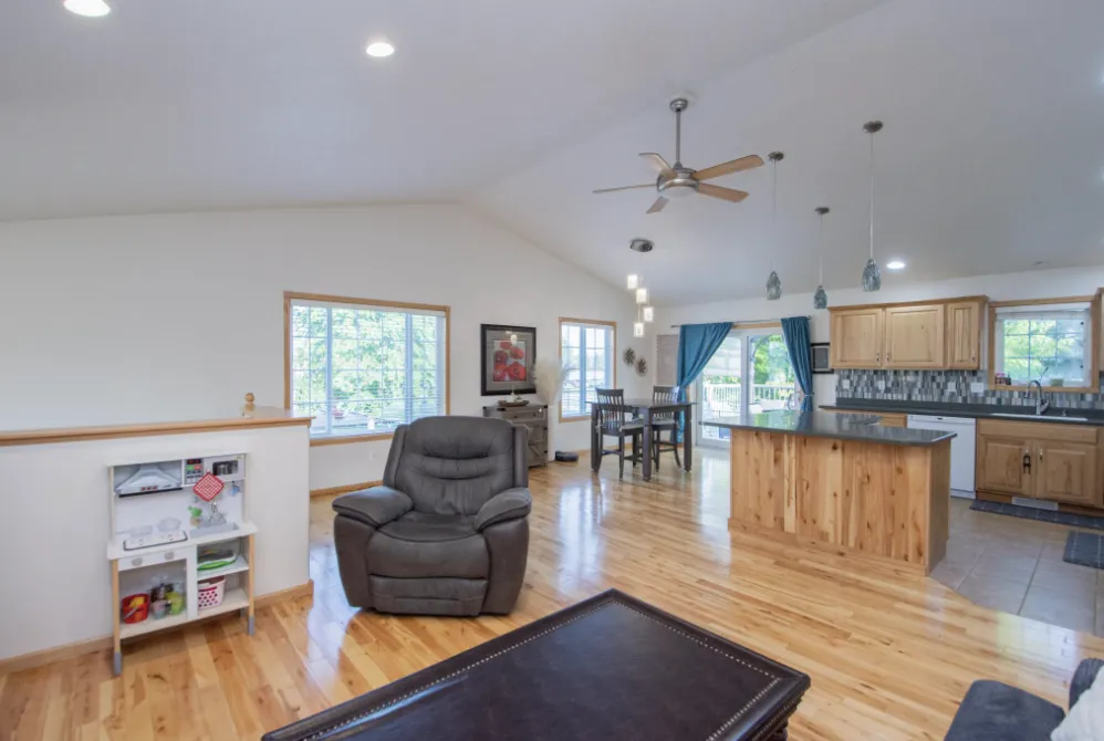 3221 11th Avenue S Moorhead, MN 56560