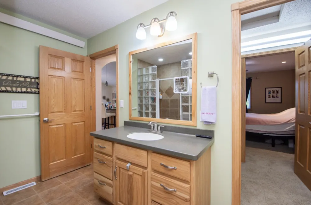 3221 11th Avenue S Moorhead, MN 56560