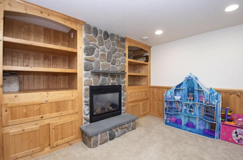 3221 11th Avenue S Moorhead, MN 56560