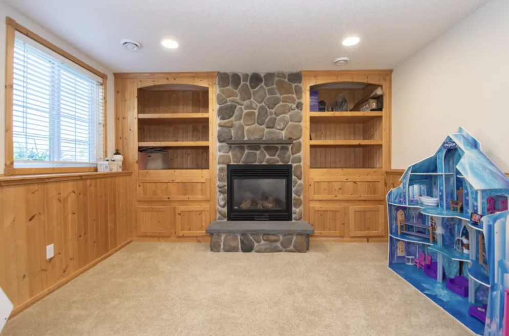 3221 11th Avenue S Moorhead, MN 56560