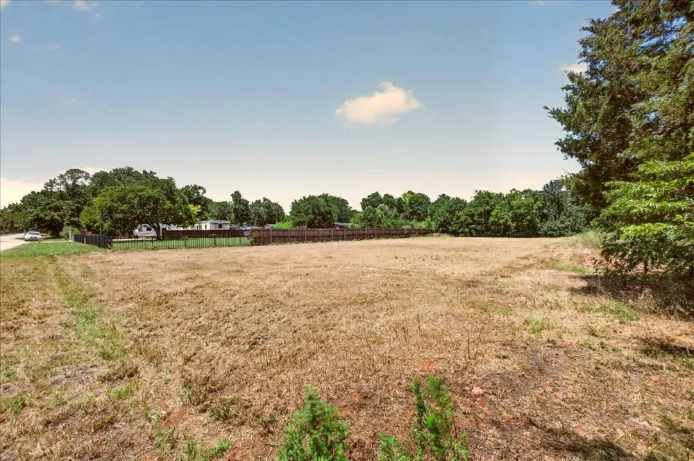 1306 Ranch Road Grand Prairie, TX 75052