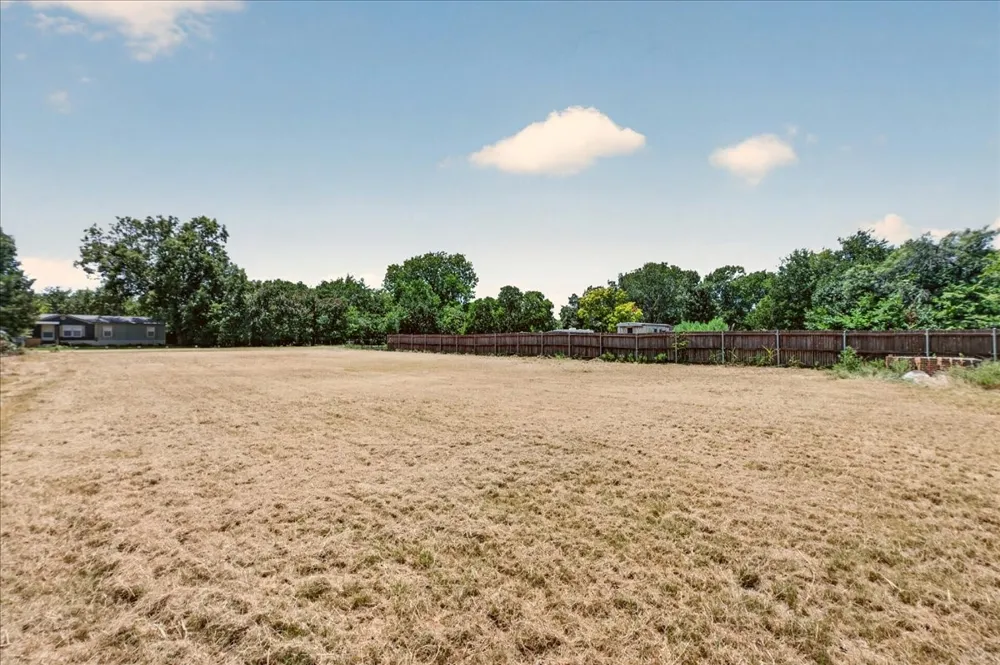 1306 Ranch Road Grand Prairie, TX 75052