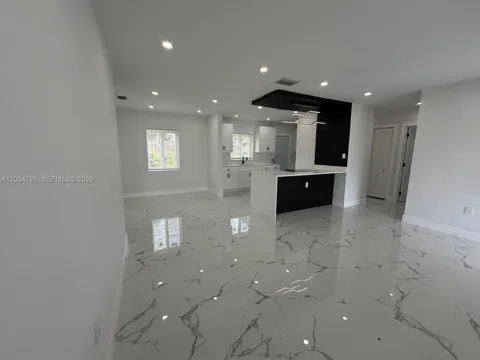 2800 NW 164th St
