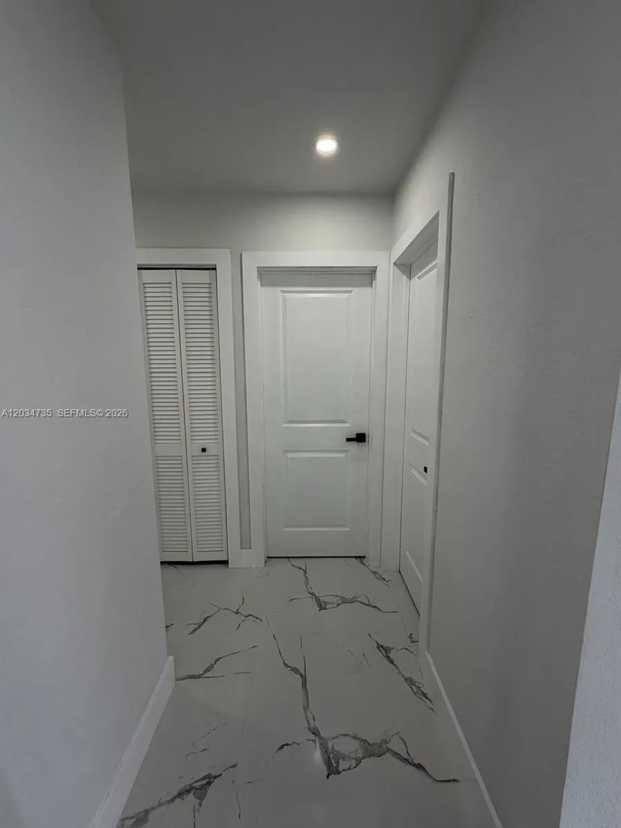 2800 NW 164th St Miami Gardens, FL 33054