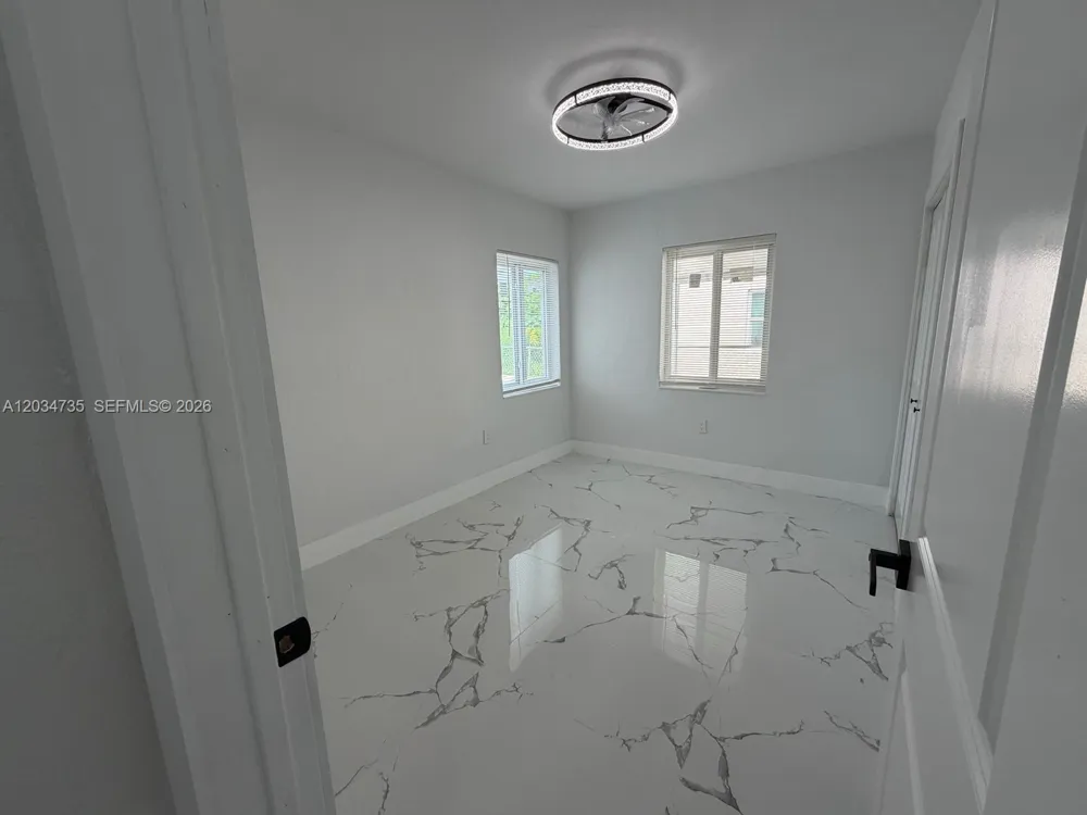 2800 NW 164th St Miami Gardens, FL 33054