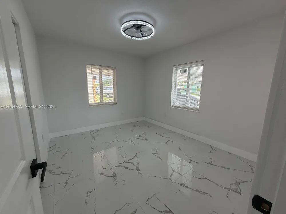 2800 NW 164th St Miami Gardens, FL 33054