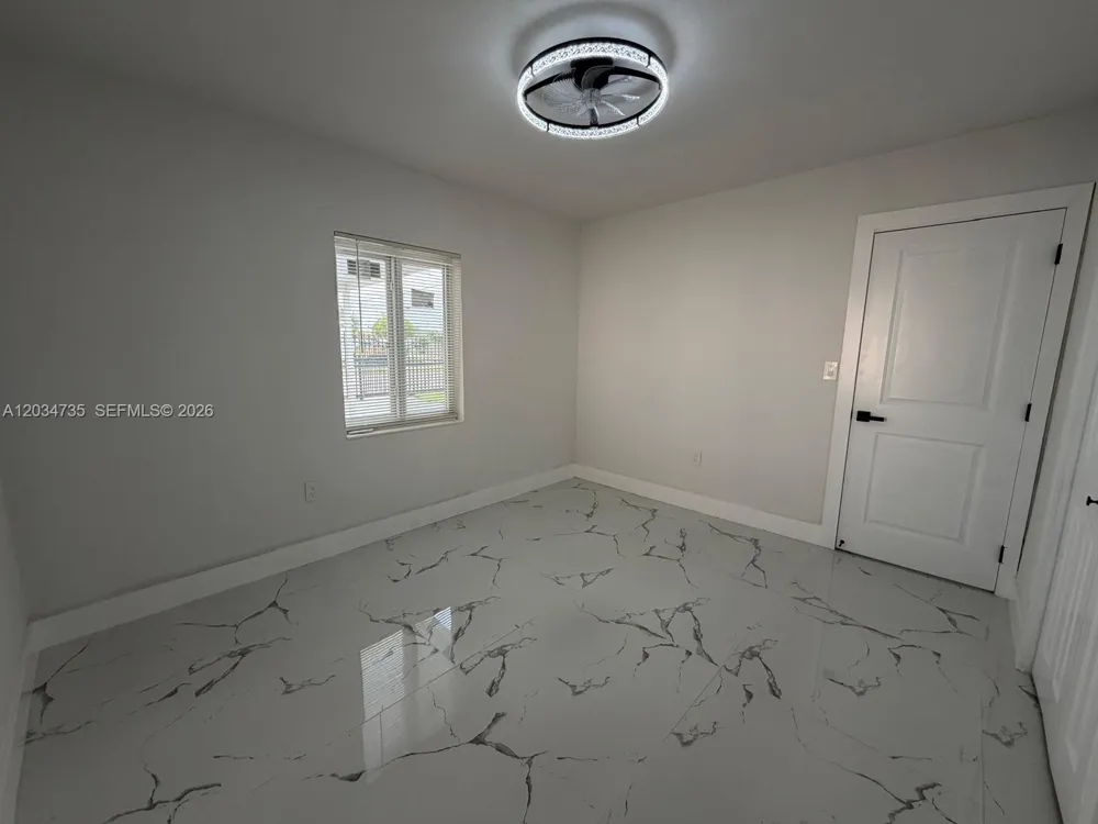 2800 NW 164th St Miami Gardens, FL 33054