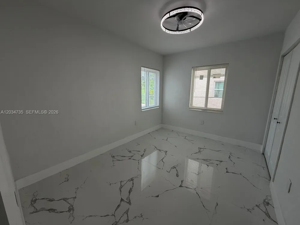 2800 NW 164th St Miami Gardens, FL 33054