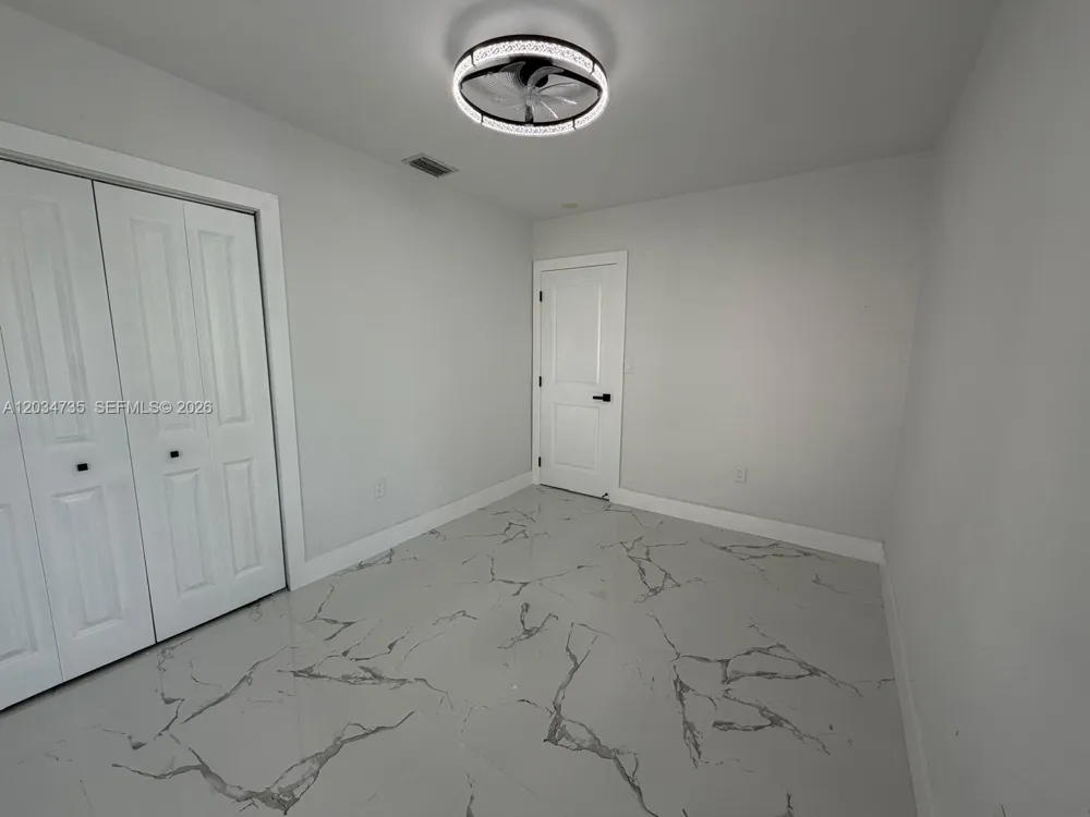 2800 NW 164th St Miami Gardens, FL 33054