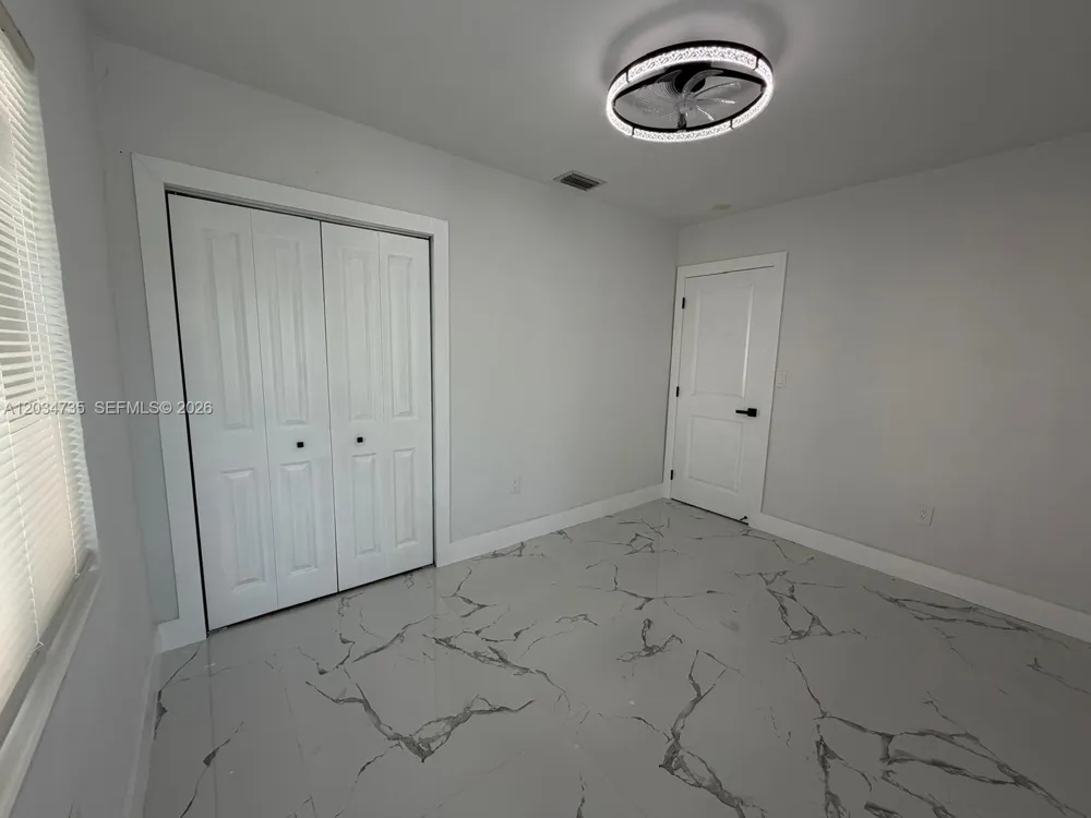 2800 NW 164th St Miami Gardens, FL 33054