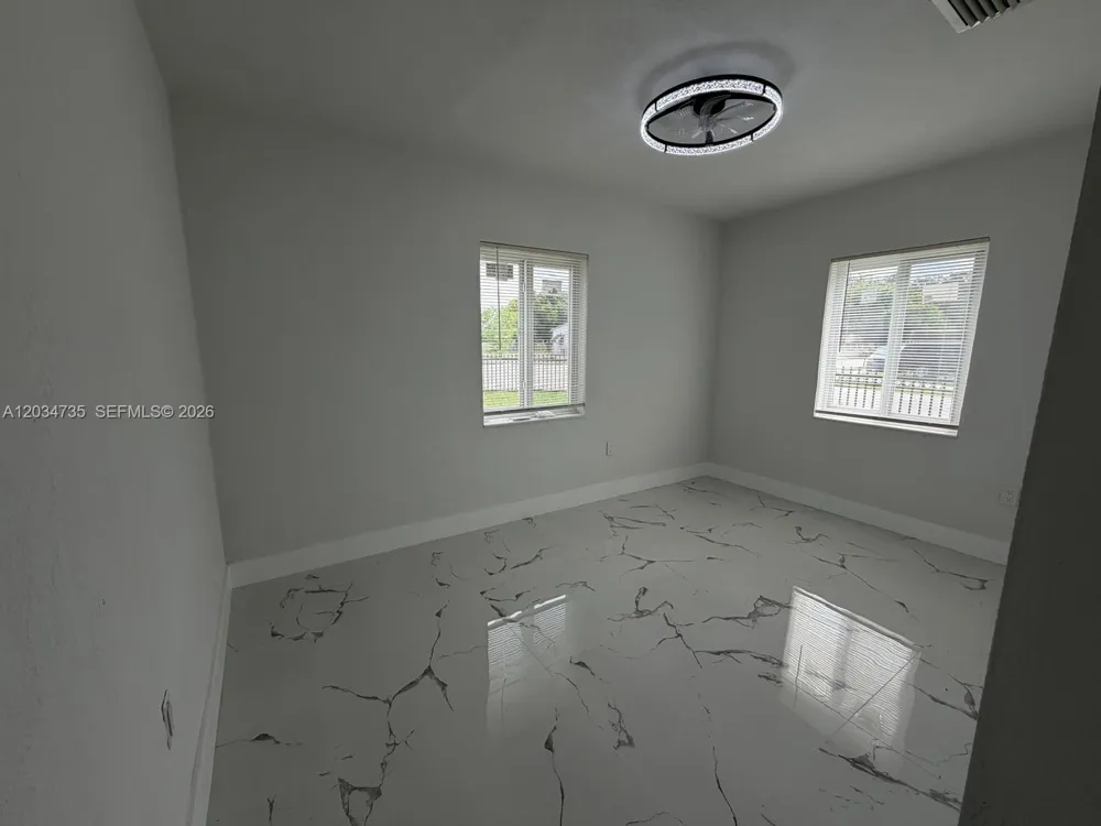 2800 NW 164th St Miami Gardens, FL 33054