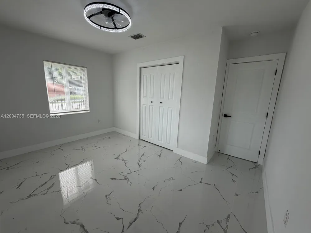 2800 NW 164th St Miami Gardens, FL 33054